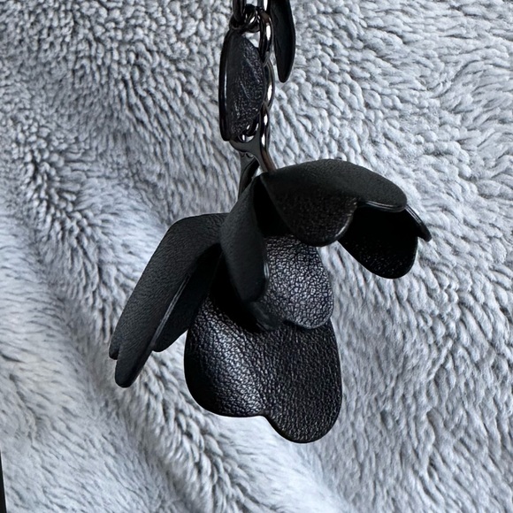 Coach Tea Rose Bag Charm Keychain Fob - Picture 9 of 10